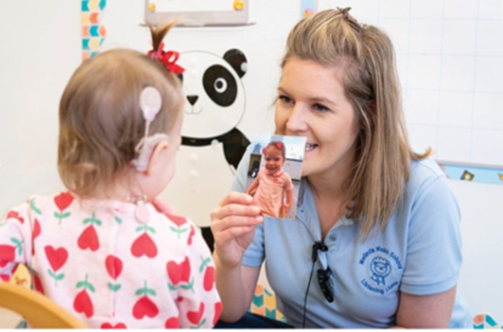 Koklear implantlar: Dil Gelişimi İçin Erken Müdahale