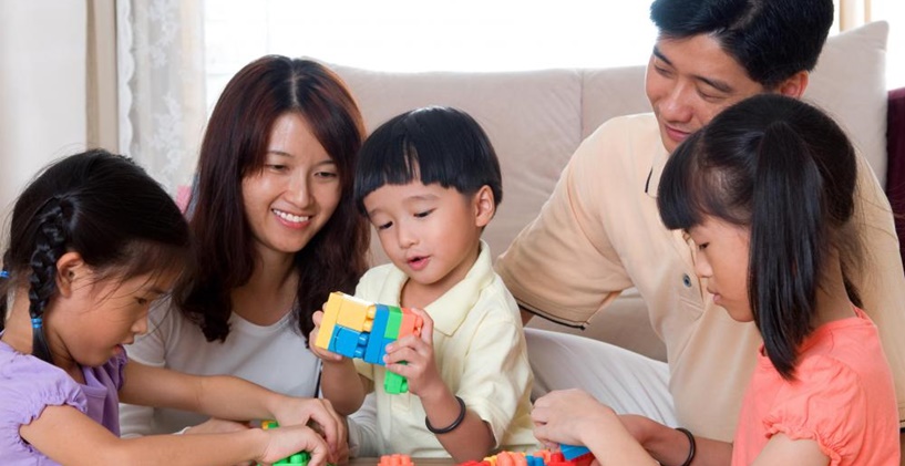 Çocuklarda dil gelişimini etkileyen faktörler nelerdir?