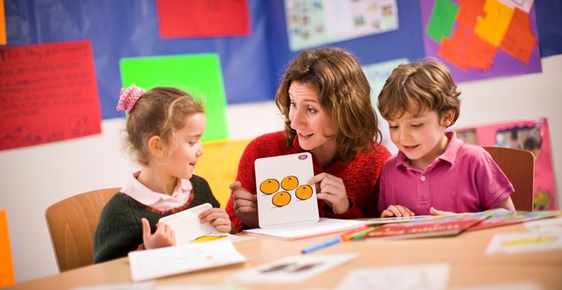 Gelişmekte Olan Dili ve Alıcı Kelimeleri Teşvik Etmek