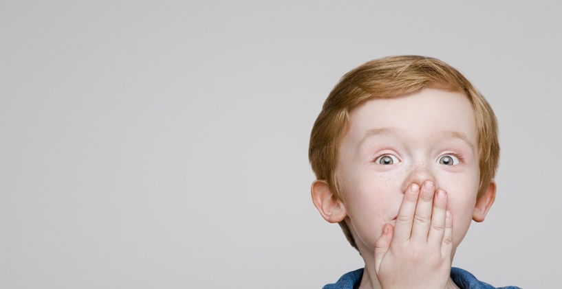 Kekeleyen küçük bir çocuk için terapinin gerekli olup olmadığını nasıl anlarım?