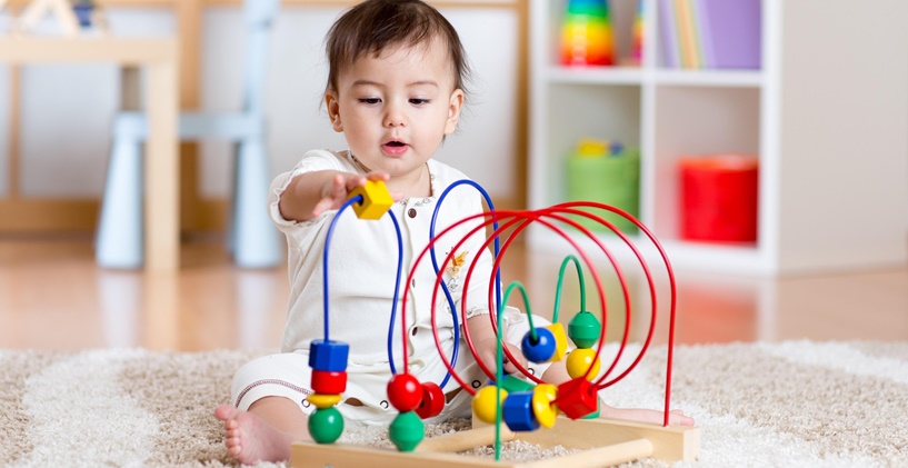Küçük Çocuklar İçin Uygun Oyuncaklar Nasıl Seçilir?