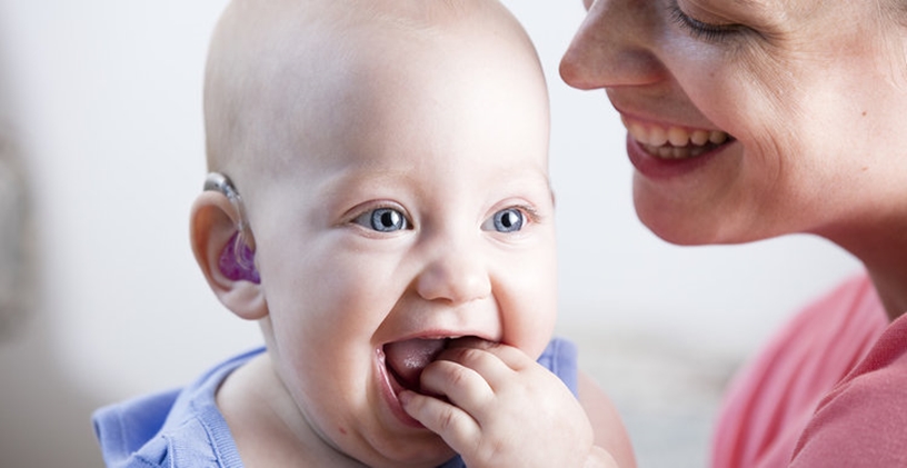 Koklear İmplantı Olan Bir Çocuk İçin Erken Beklentiler