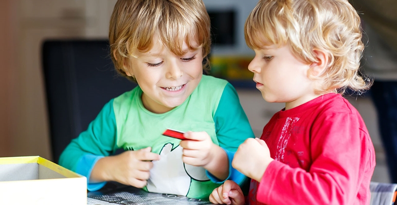 Otizmli Kardeşleri Olan Çocuklar Nasıl Desteklenir?