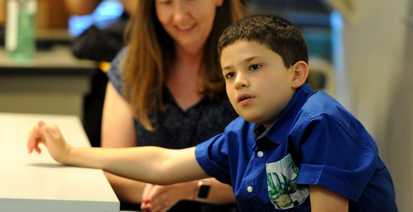 Neler Konuşulmalı: Otizmi Olan Gençler İçin Cevaplar