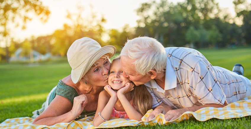 Büyükanne ve Büyükbabalar Torunlarını Şımartıyor Mu?