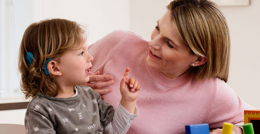 İşitme Sorunu ve Duyma Konusunda Ağır Zorluk Yaşayan Öğrenciler için Dil Terapisi