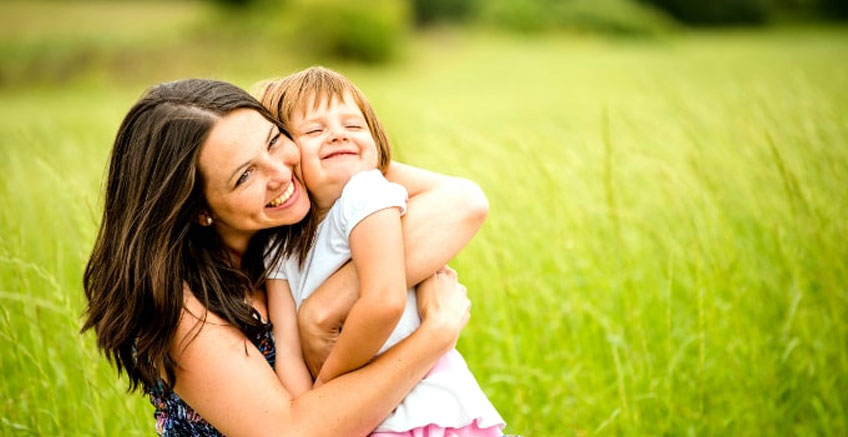 Yeni Çalışma: Çocuklarınıza Ne Kadar Fazla Sarılırsanız Beyinleri O Kadar Fazla Gelişiyor